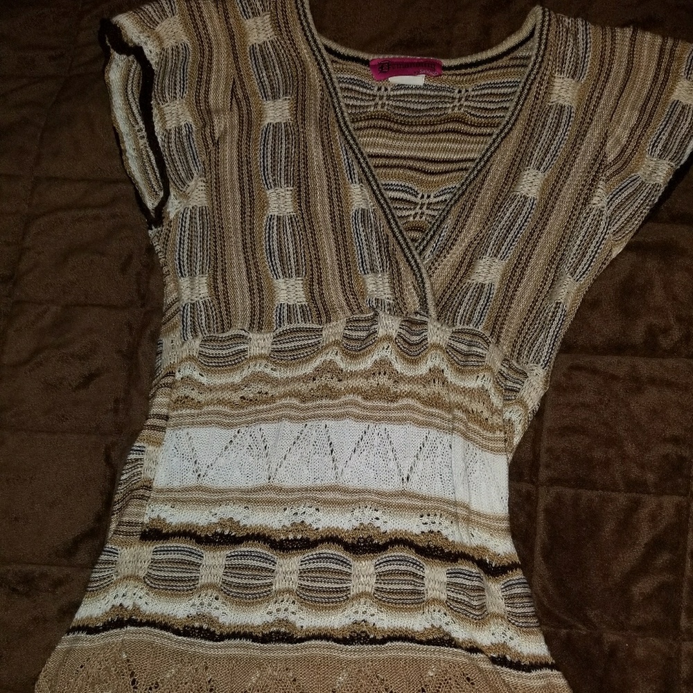 Multi-colored knit top